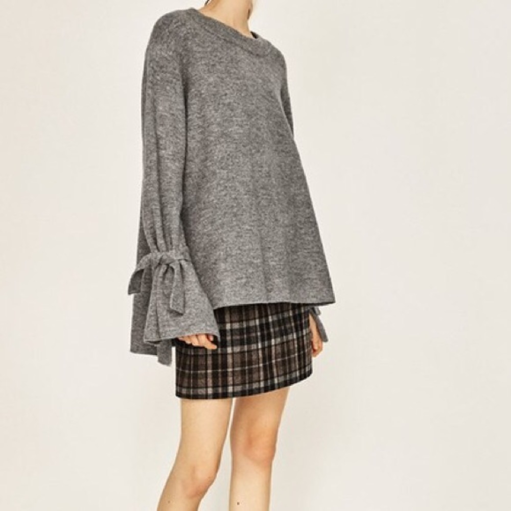 ZARA TIE SLEEVE KNIT SWEATER